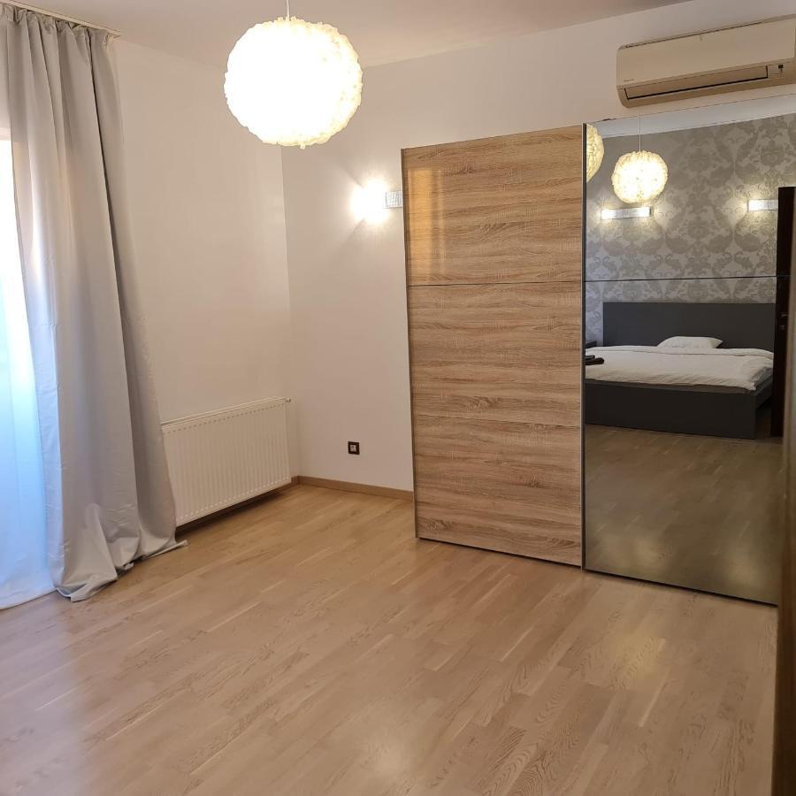 White Galaxy Villa Otopeni Esterno foto