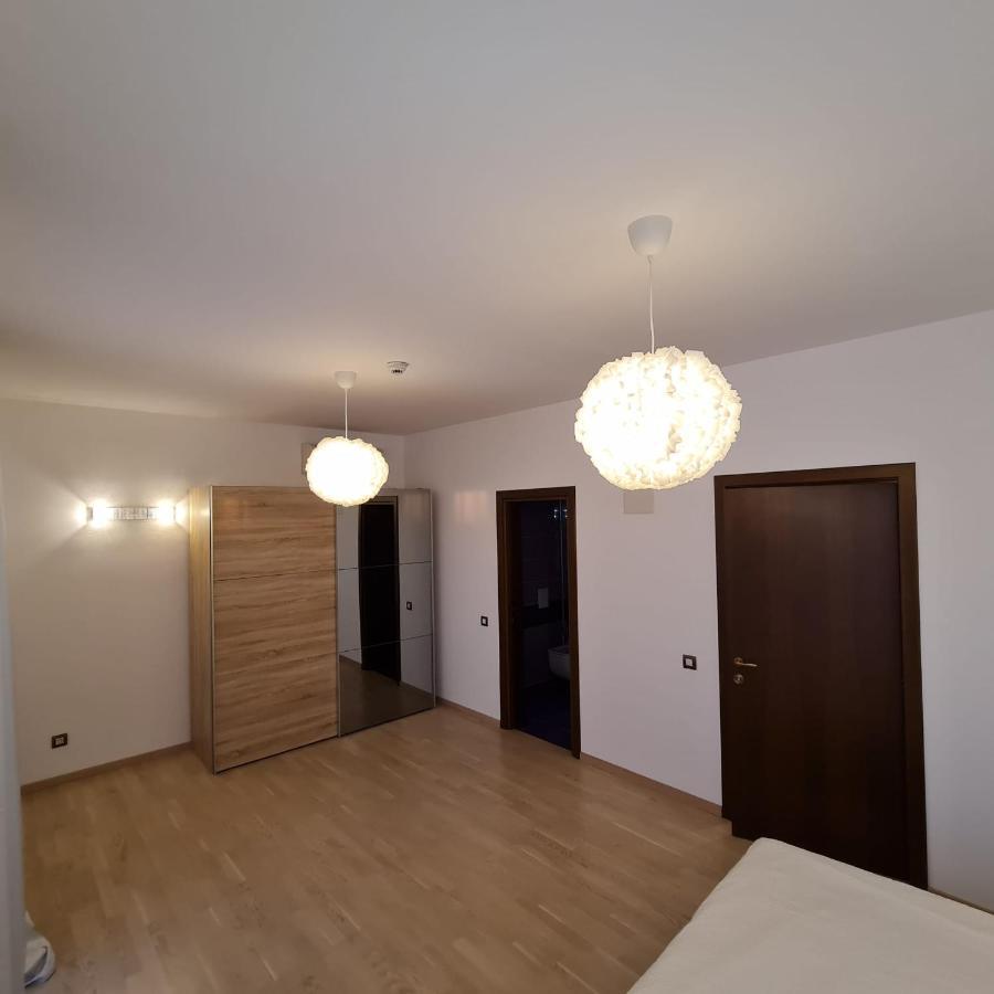 White Galaxy Villa Otopeni Esterno foto