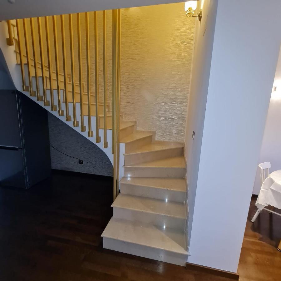 White Galaxy Villa Otopeni Esterno foto
