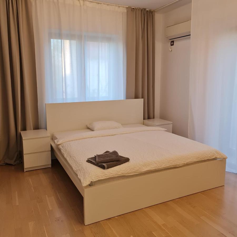 White Galaxy Villa Otopeni Esterno foto