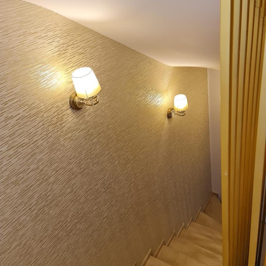 White Galaxy Villa Otopeni Esterno foto