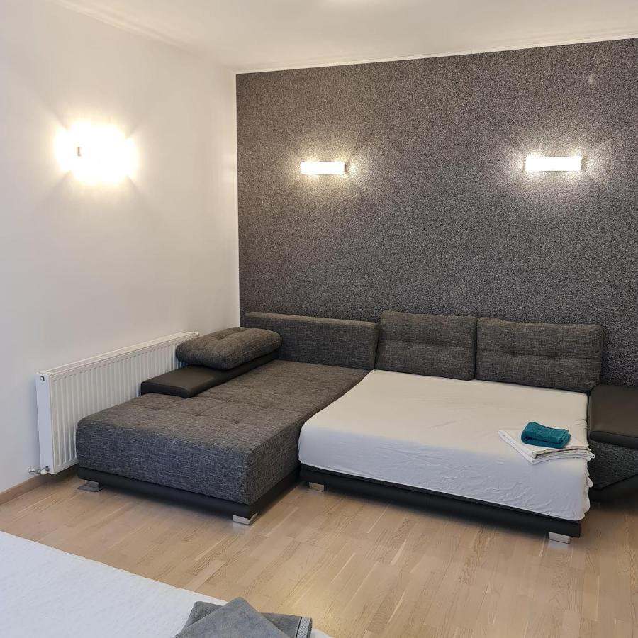 White Galaxy Villa Otopeni Esterno foto