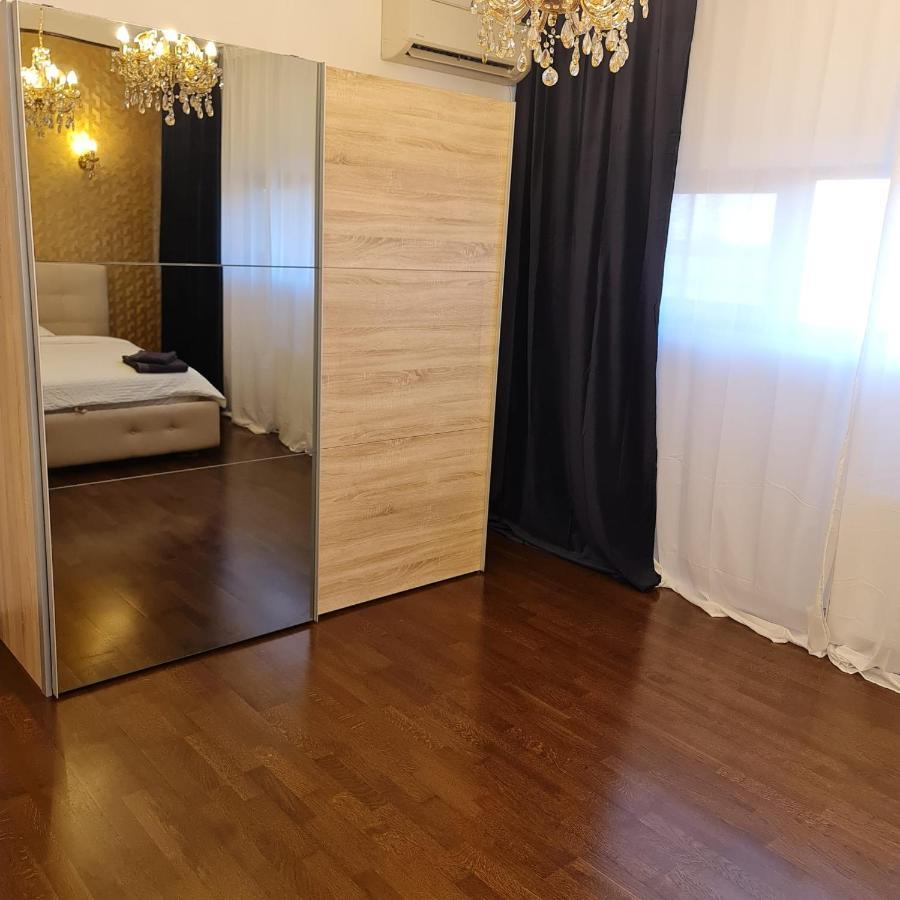 White Galaxy Villa Otopeni Esterno foto