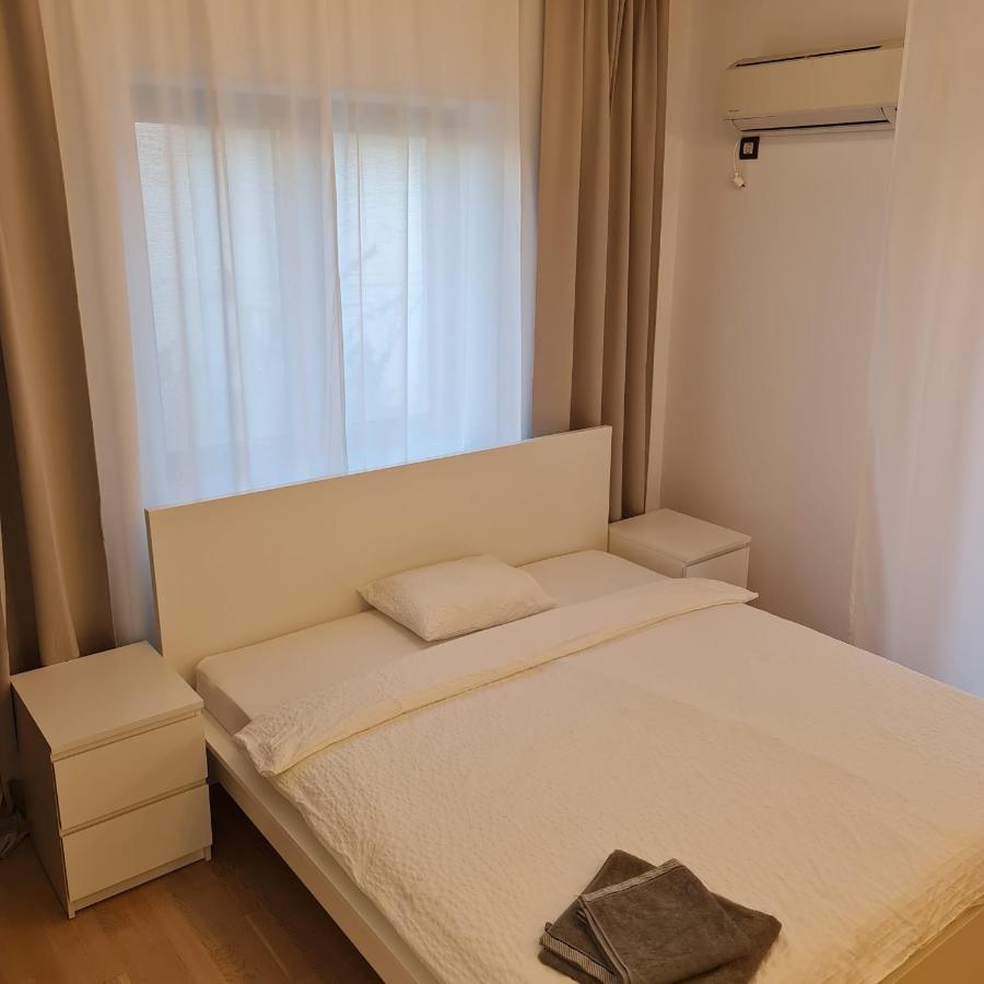 White Galaxy Villa Otopeni Esterno foto