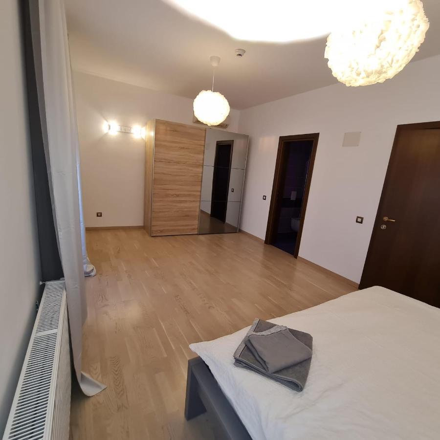 White Galaxy Villa Otopeni Esterno foto